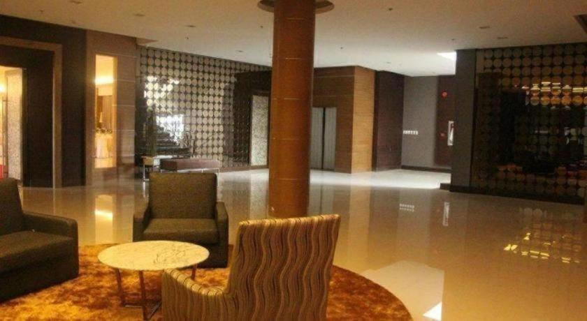 فندق ديفيرزيون 21 ايلويلو المظهر الخارجي الصورة